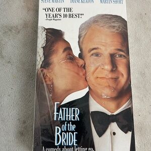 Father of the Bride (VHS, 1992) Sealed ( Broken ) New Steve Martin